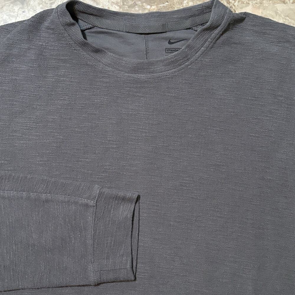 Nike Yoga Sweatshirt Mens Small Grey Long Sleeve Pullover Textured DC5313